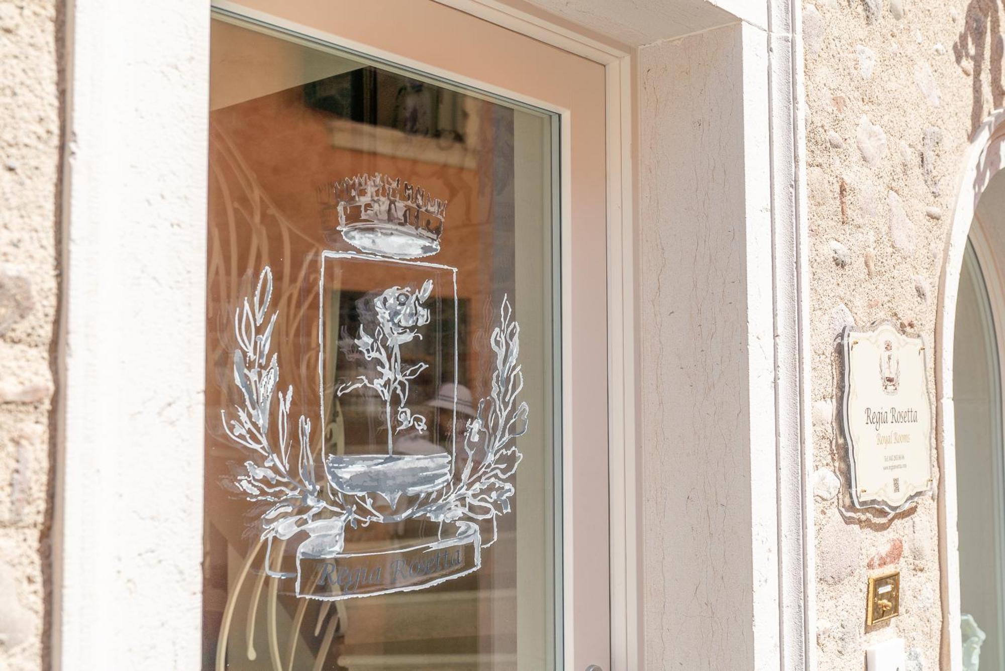 Regia Rosetta - Royal Rooms Borghetto 明乔河畔的瓦雷奇奥 外观 照片
